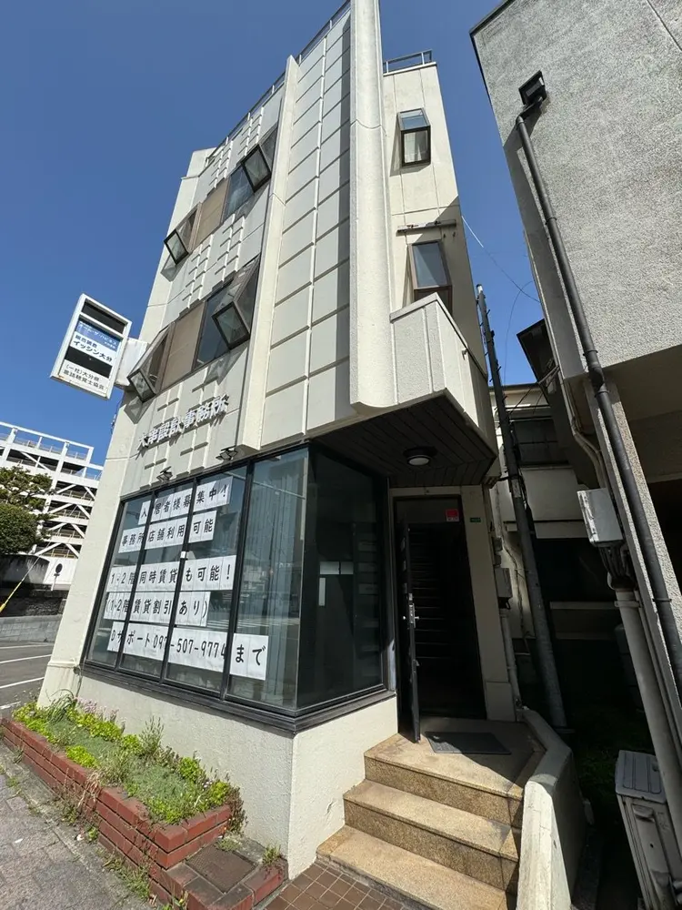 FlashyNailsの内観・外観1