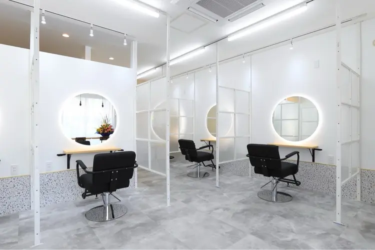 TELA HAIR 東川口店の内観・外観1