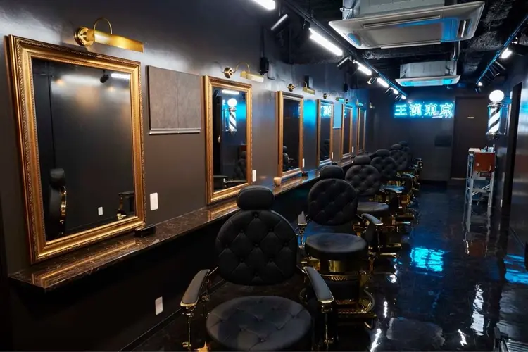 KINGSMAN TOKYO  立川北口店の内観・外観2