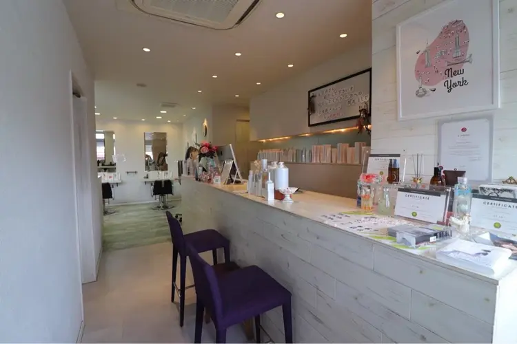 Full House HAIR DESIGNの内観・外観2