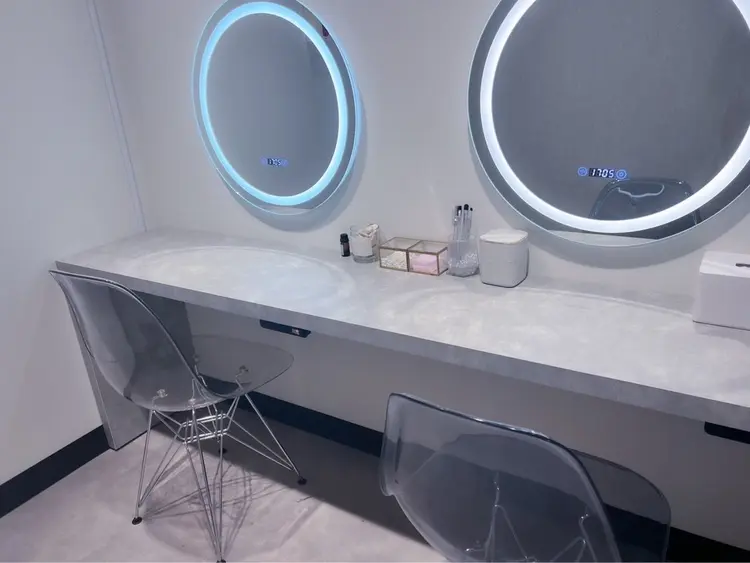 Lanhrの内観・外観2