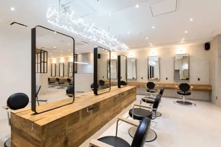 La fith hair vail 梅田店の内観・外観1