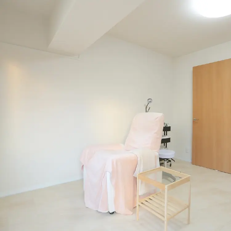 まつげパーマとアイブロウ専門店chico宝塚の内観・外観2