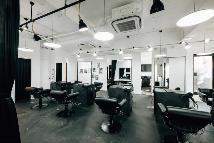 COMEGHEADの内観・外観2