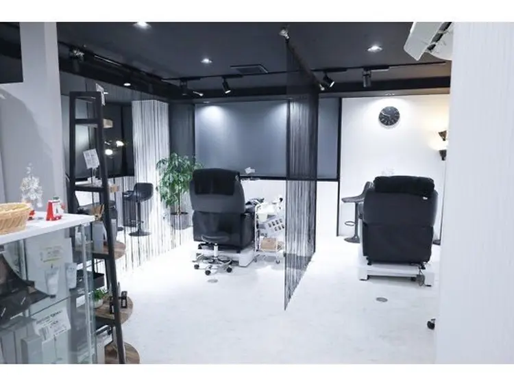 メンズ眉毛専門サロン CREA 大阪堺筋本町店の内観・外観2