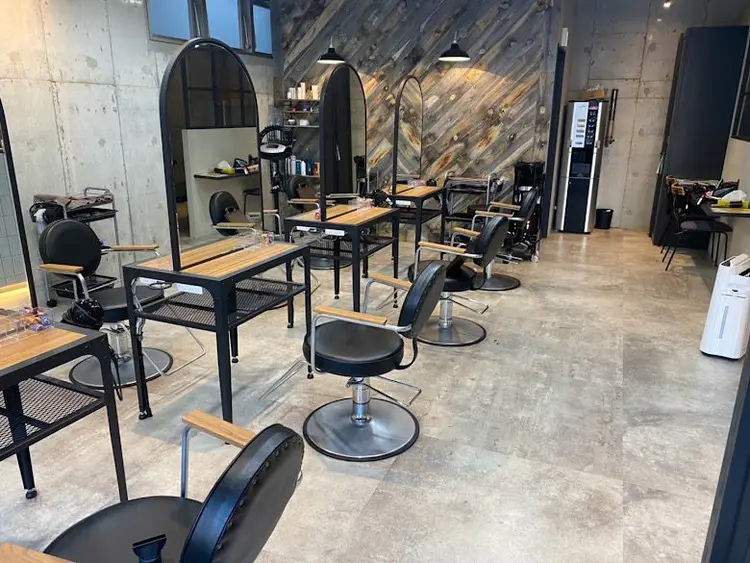La fith hair root 大橋店の内観・外観1