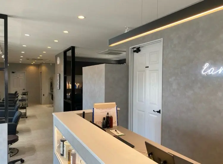Agu hair lang屋島店の内観・外観1