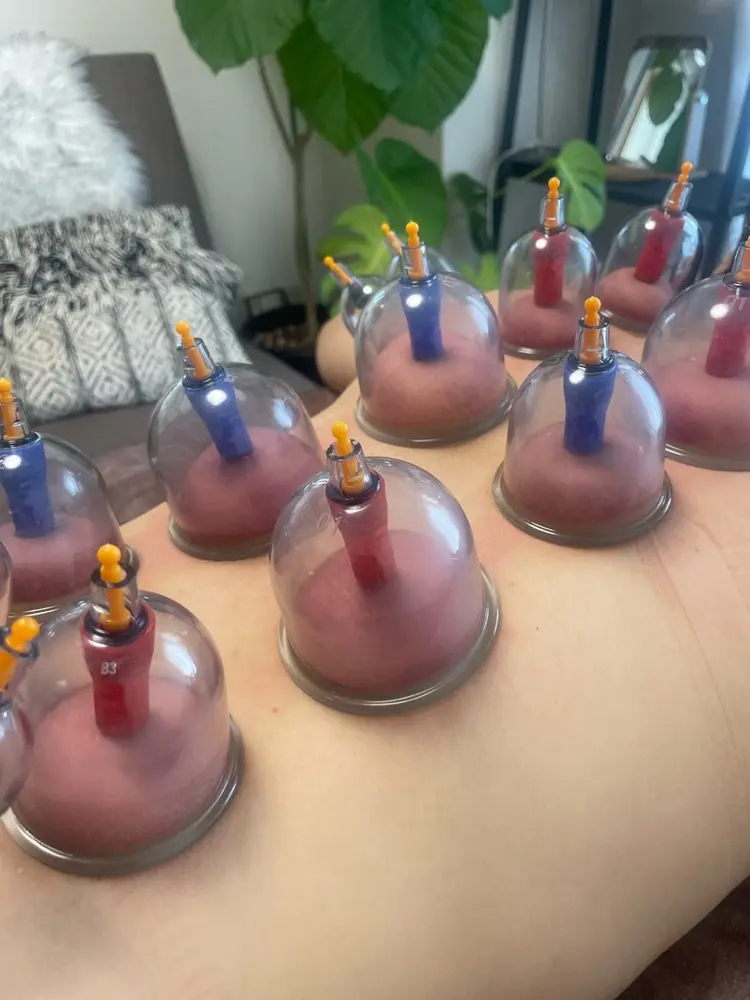 cueの内観・外観1