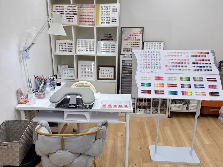 UU Nail Salonの内観・外観1