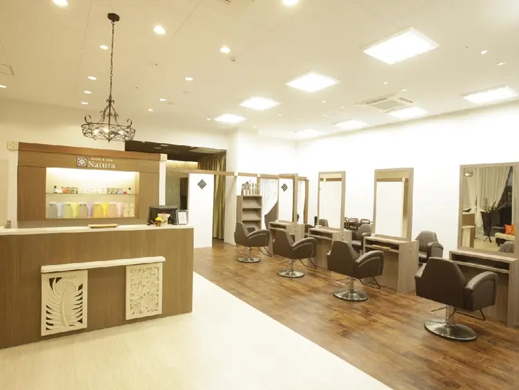 ナトゥーラ滝ノ水店の内観・外観1