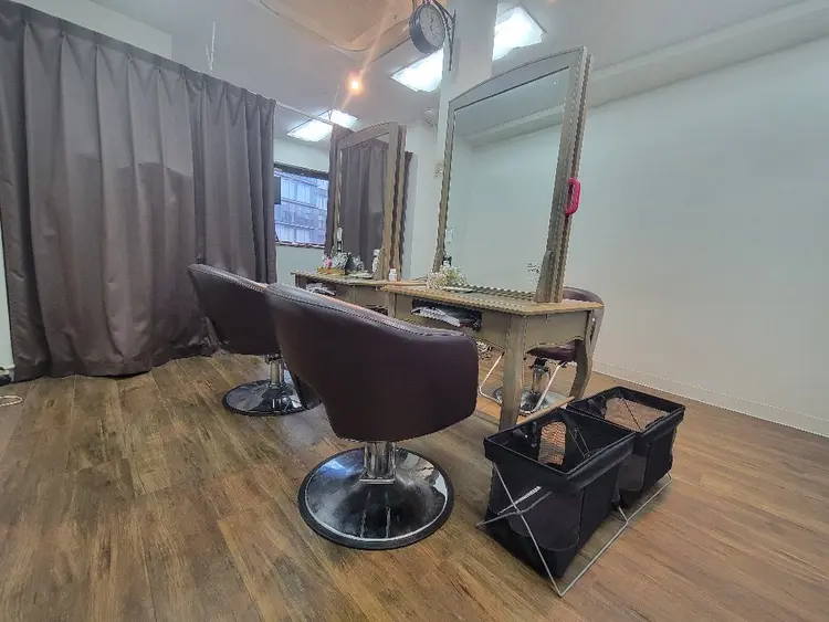 hair design JADEの内観・外観1
