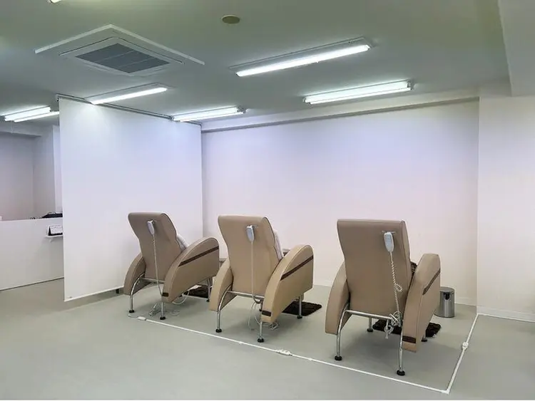 マリーネイルズ港北店の内観・外観1