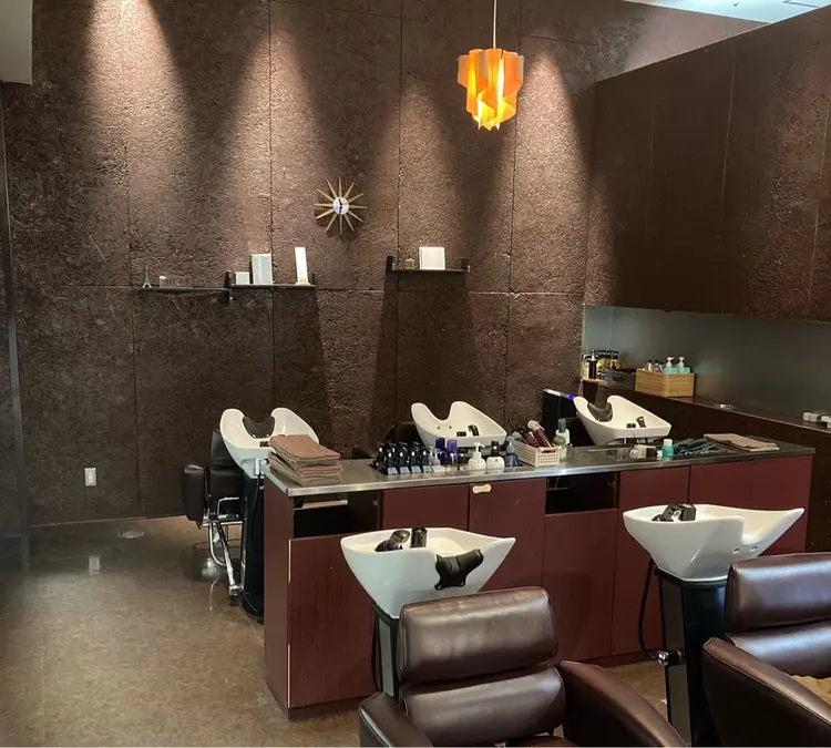 シャンプーボーイ佐賀店の内観・外観2