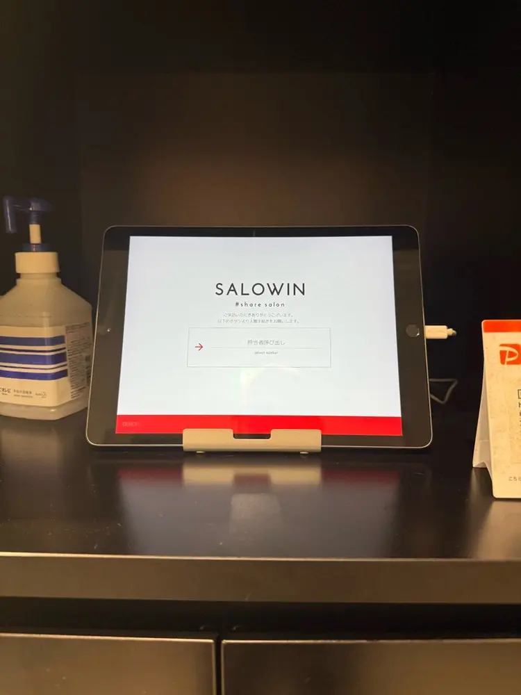 SALOWIN梅田茶屋町North店の内観・外観1