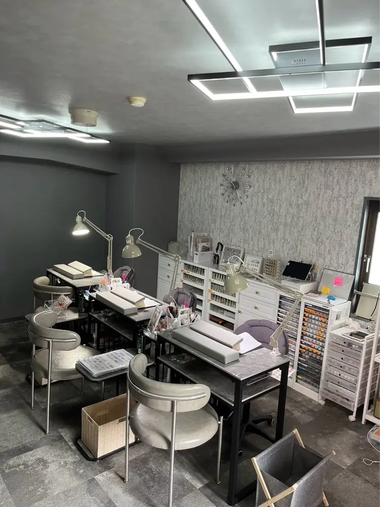 MOMO nailの内観・外観2