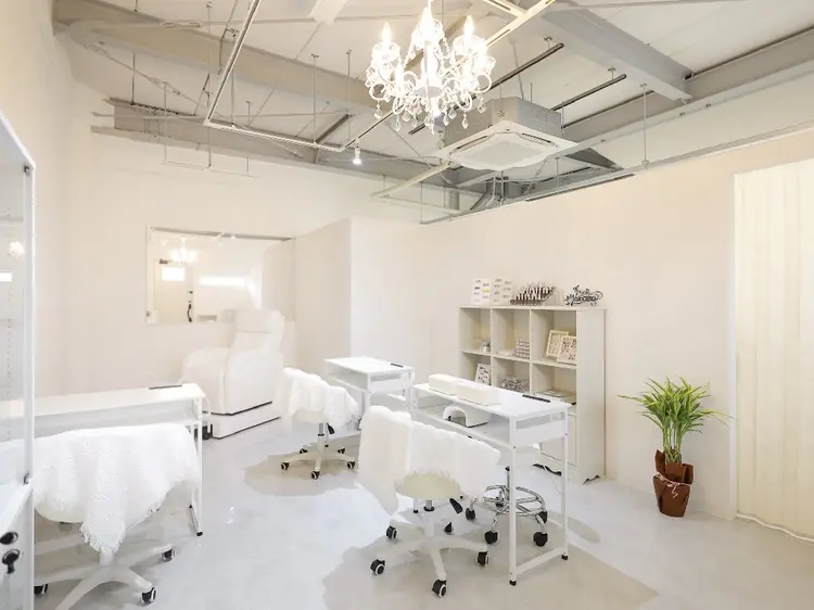 nail salon IROHAの内観・外観2