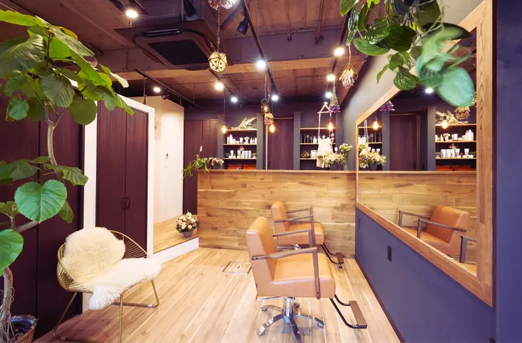 BONDの内観・外観2