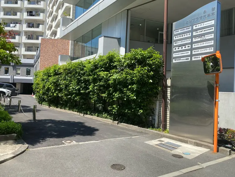 EMMY MIRRORの内観・外観2