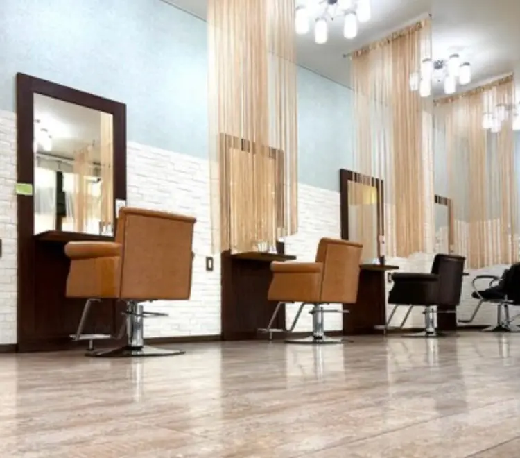 クイーンズゲート和戸店の内観・外観1