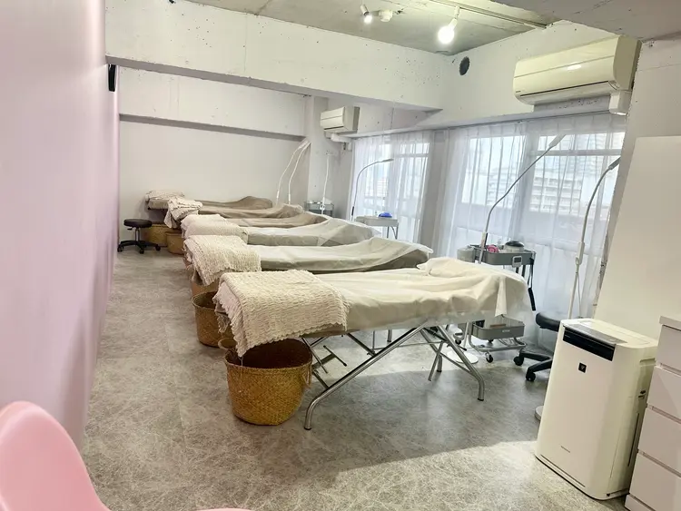 ALICE eyelash magic 梅田茶屋町店の内観・外観1