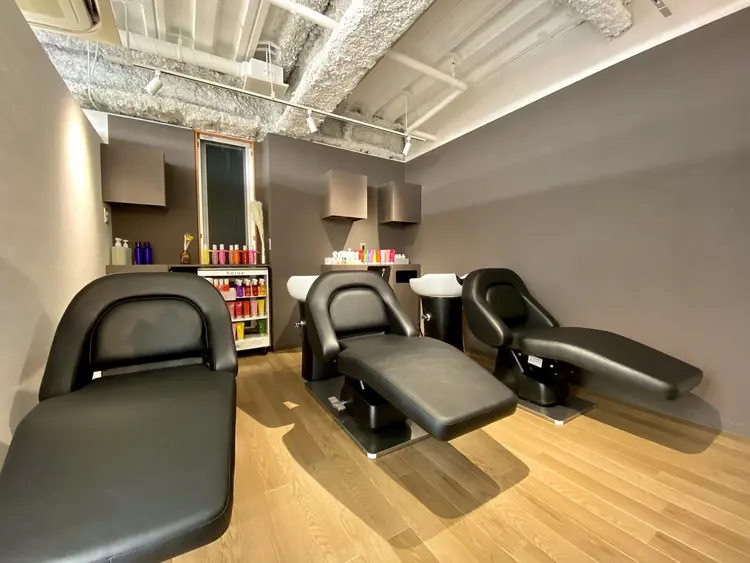 youres hair 新宿三丁目の内観・外観3