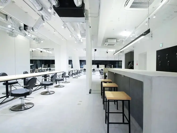 ALBUMの内観・外観2