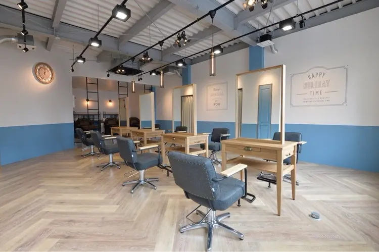 lolonois三国店の内観・外観3