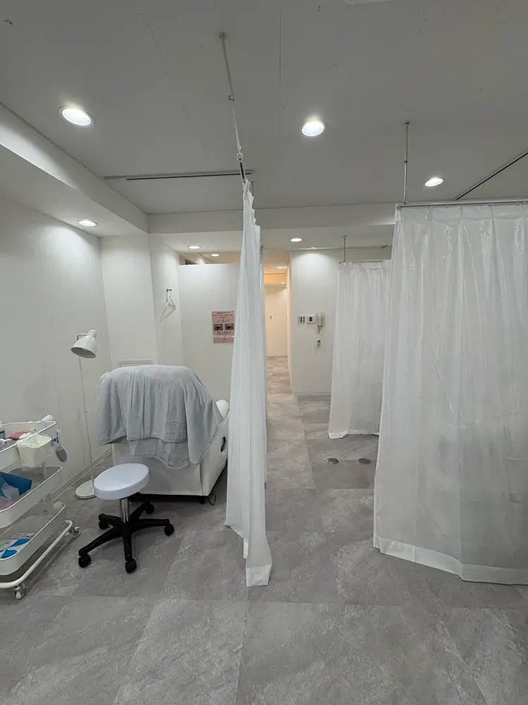 まつげパーマ専門店 miel南森町店の内観・外観2