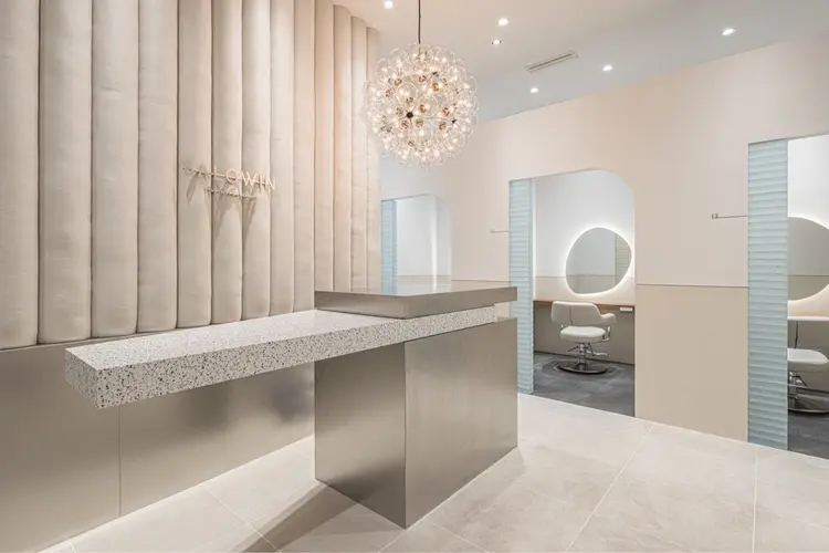 SALOWIN RayⅡ銀座店の内観・外観1