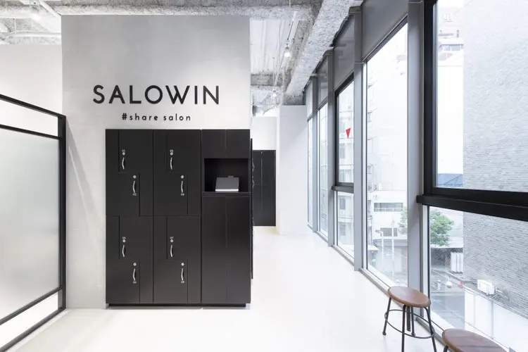 SALOWIN  心斎橋店の内観・外観1