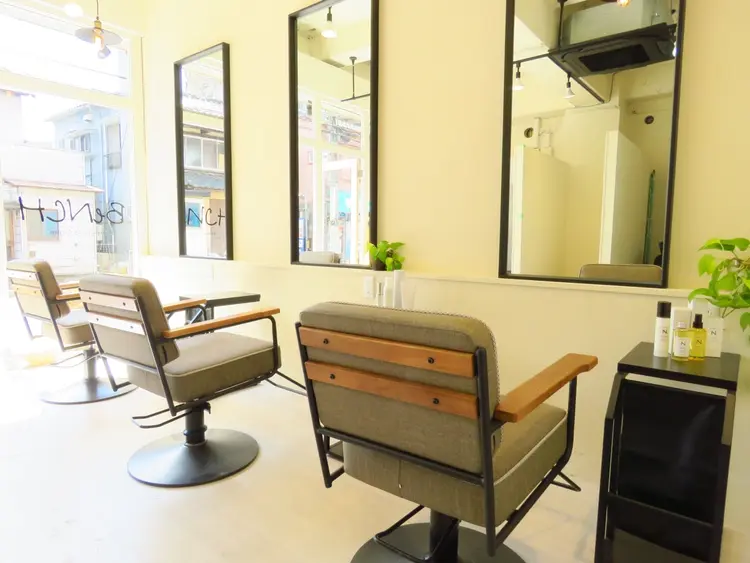 BeNCHの内観・外観2