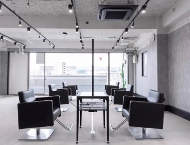 TIDEHAIR高槻店の内観・外観2