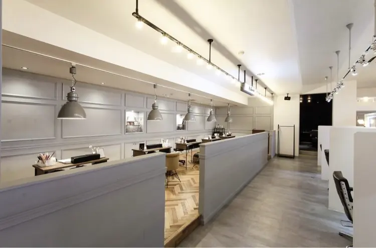 Vernis/ATTRAIT BEAUTY PROFESSIONAL【ヴェルニ】の内観・外観1