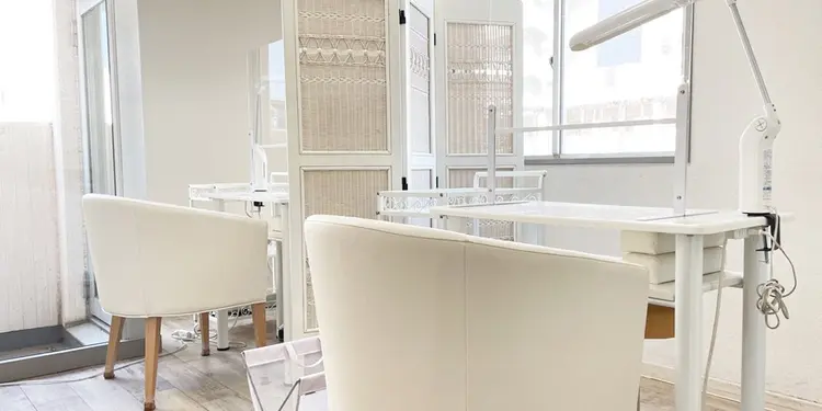 ネイル空間の内観・外観1