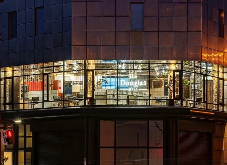 Douglas hairの内観・外観3