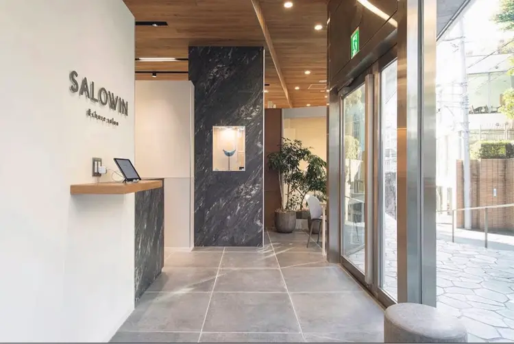 SALOWIN 原宿iori店の内観・外観2