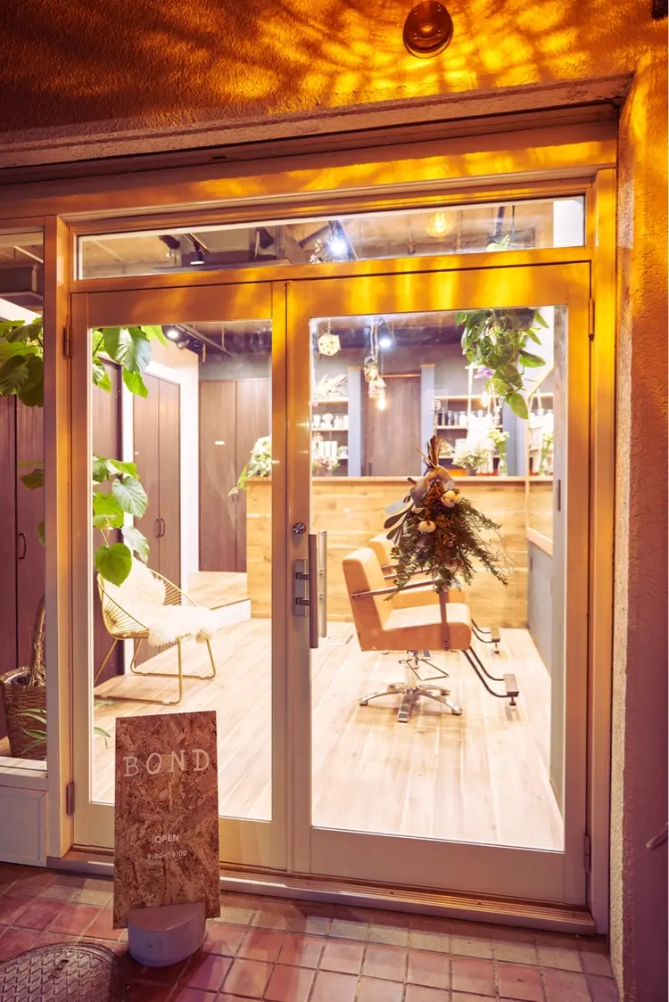 BONDの内観・外観1