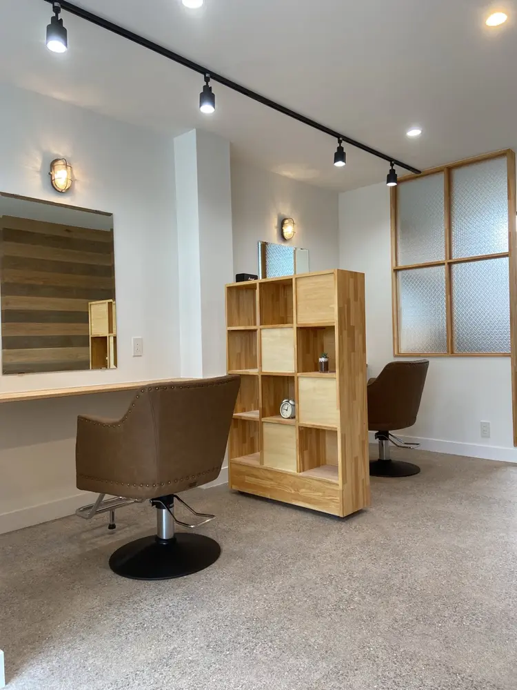 BellaSalonの内観・外観2