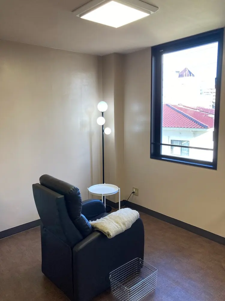 elua 那覇新都心おもろまち店の内観・外観1