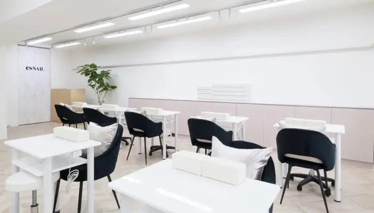 esNAIL新宿西口店の内観・外観3