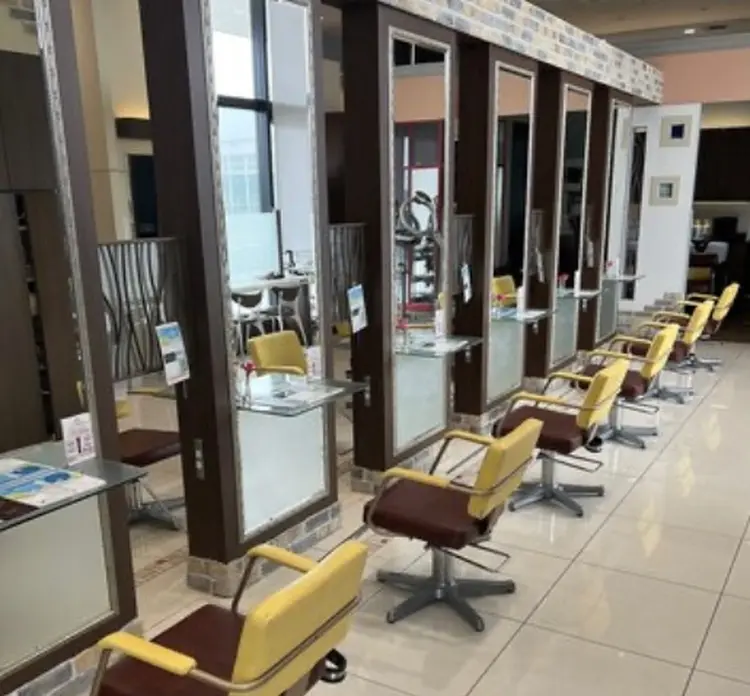 美容室レブリィゼンコー幕張新都心店の内観・外観1