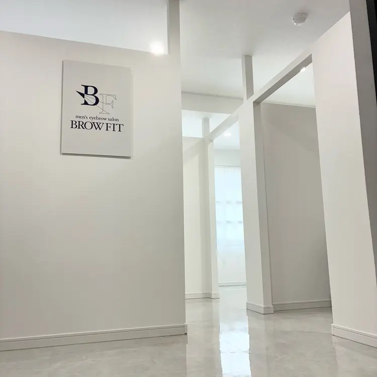 メンズ眉毛専門サロン【BROWFIT 千葉店】の内観・外観1