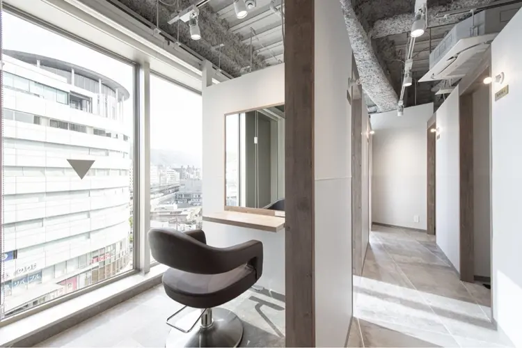 SALOWIN神戸三宮の内観・外観2