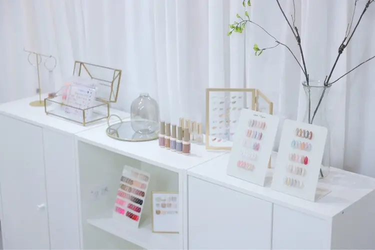 神戸駅ネイルサロンPenailsの内観・外観2