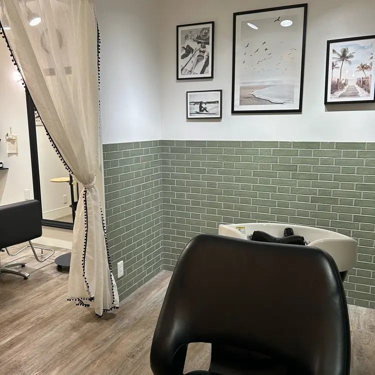 hair  salon Zöld.の内観・外観2