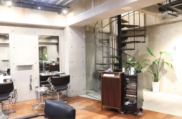 SIGNの内観・外観2