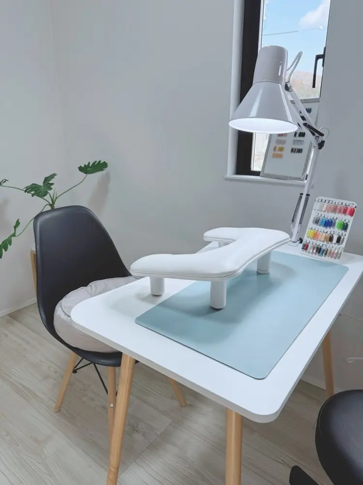 A.nail　roomの内観・外観1