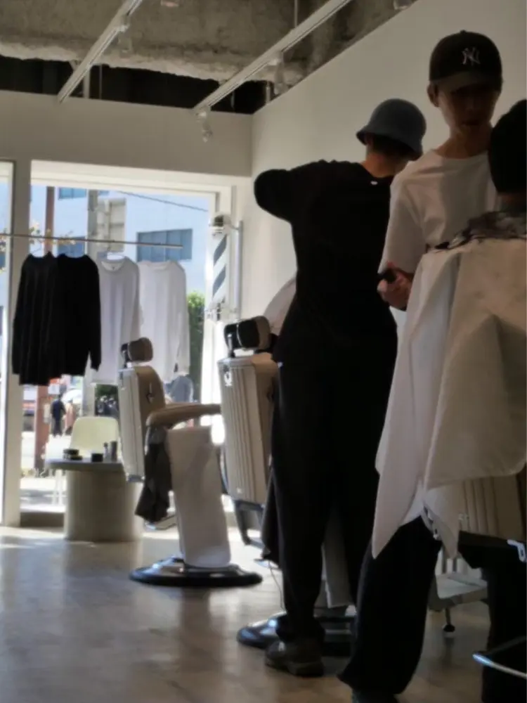 POOLSIDEの内観・外観2