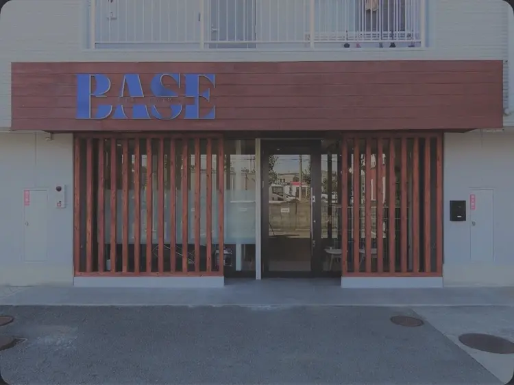 BASEの内観・外観1