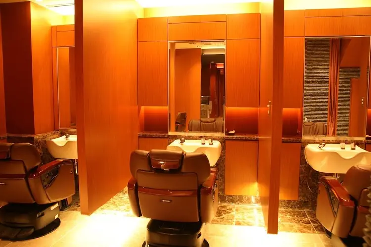 ヘアモードキクチ神田店の内観・外観3